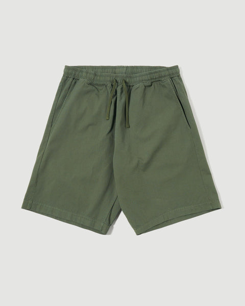 Universal Works – Simple Short Olive – Tenue de Nîmes