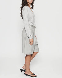 6397 3-Pleat Short Cement Shorts Women
