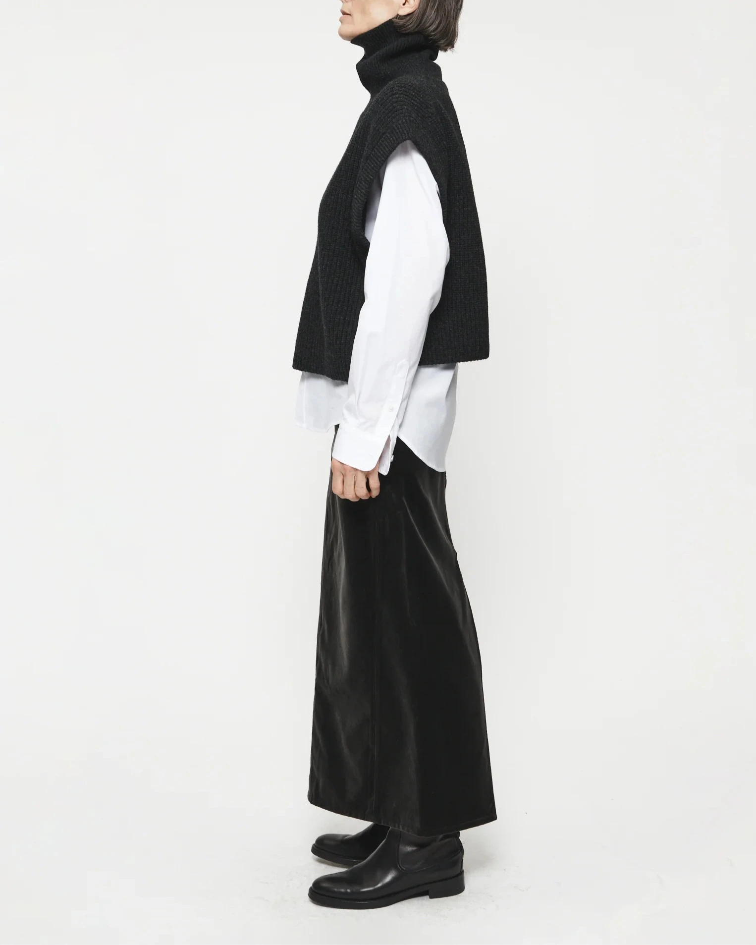 6397 T-Neck Vest Charcoal JKT Short Women