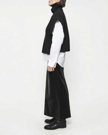 6397 T-Neck Vest Charcoal JKT Short Women