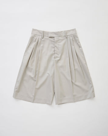 6397 3-Pleat Short Cement Shorts Women