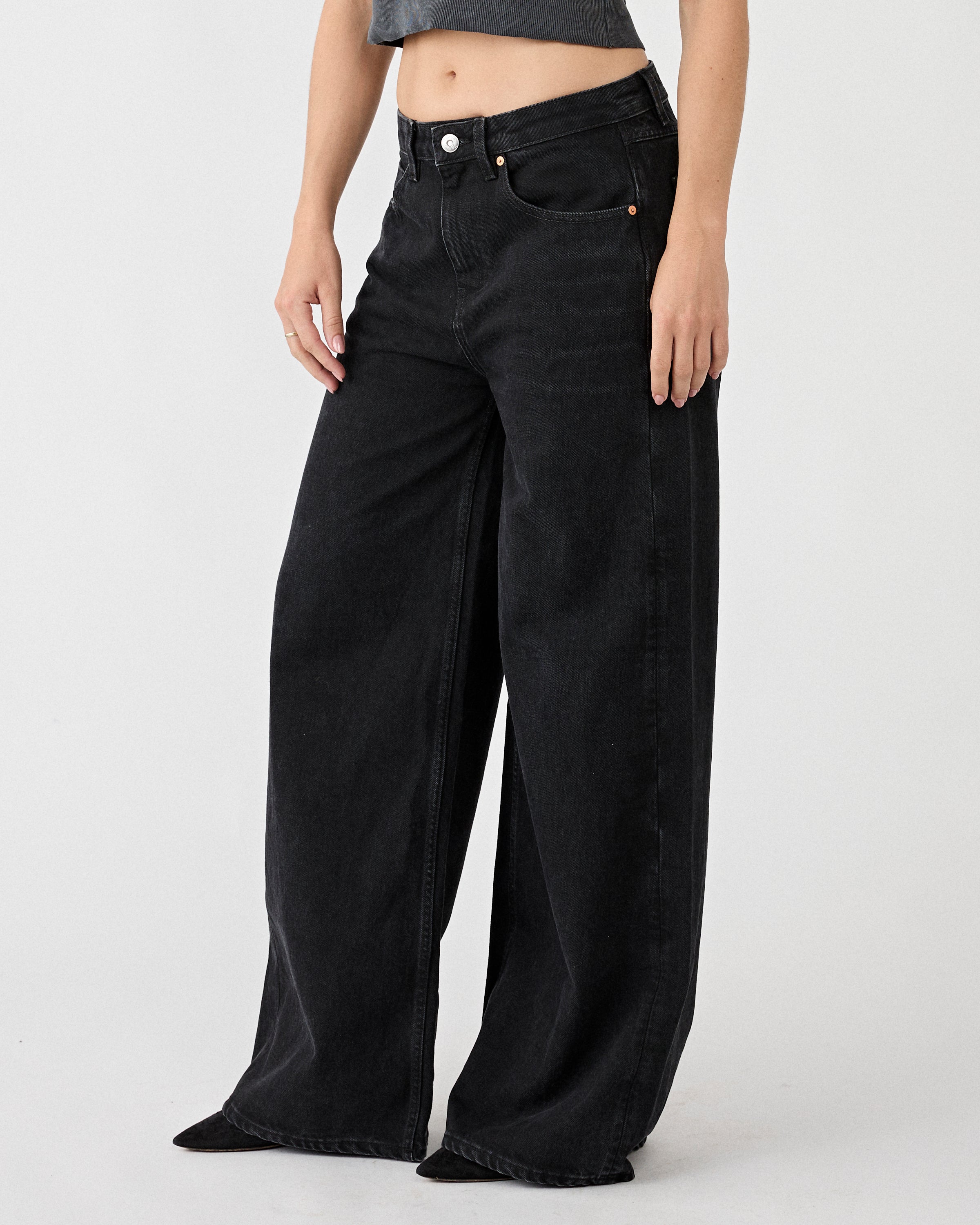 Tenue. Bella Jeans Coal Denim Women