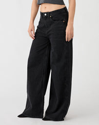 Tenue. Bella Jeans Coal Denim Women
