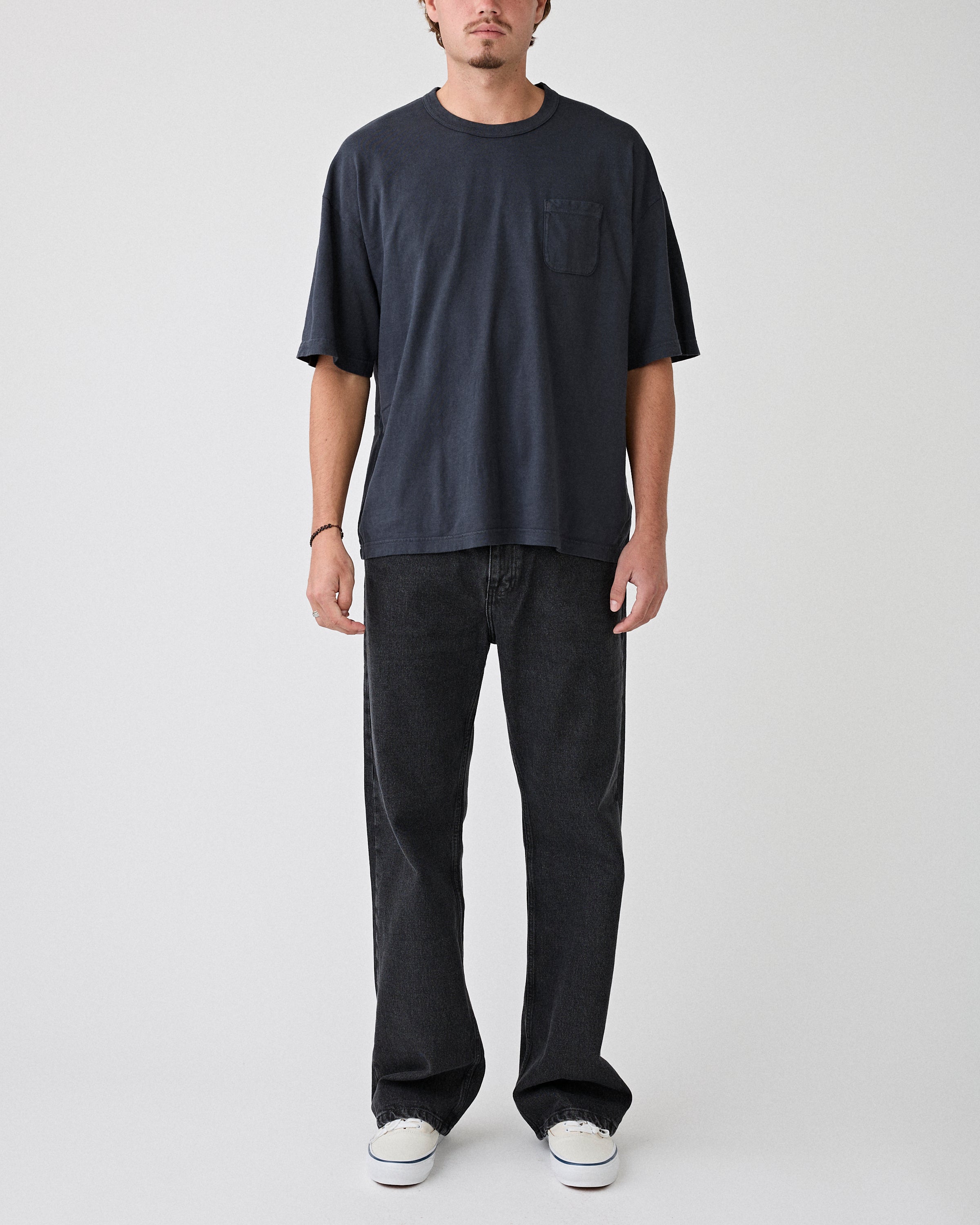 Visvim – Mondo Tee Damaged Black – Tenue de Nîmes