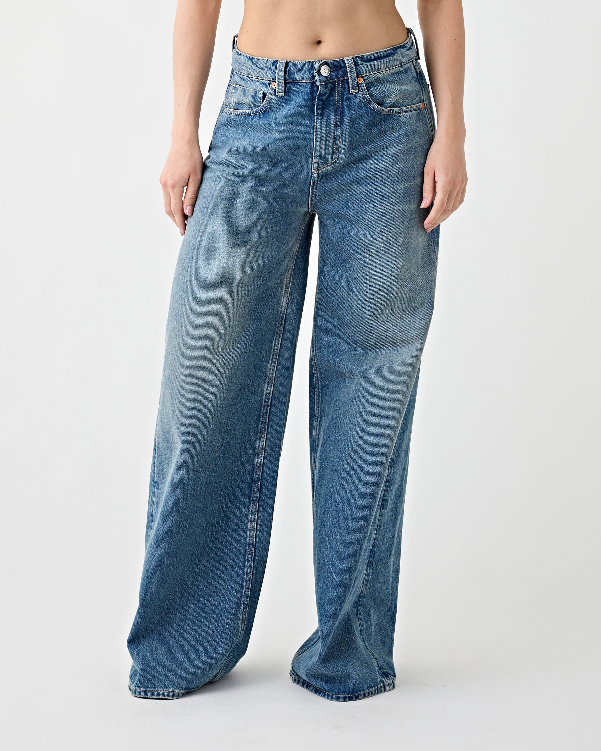 Tenue. Bella Jeans Cascade Denim Women