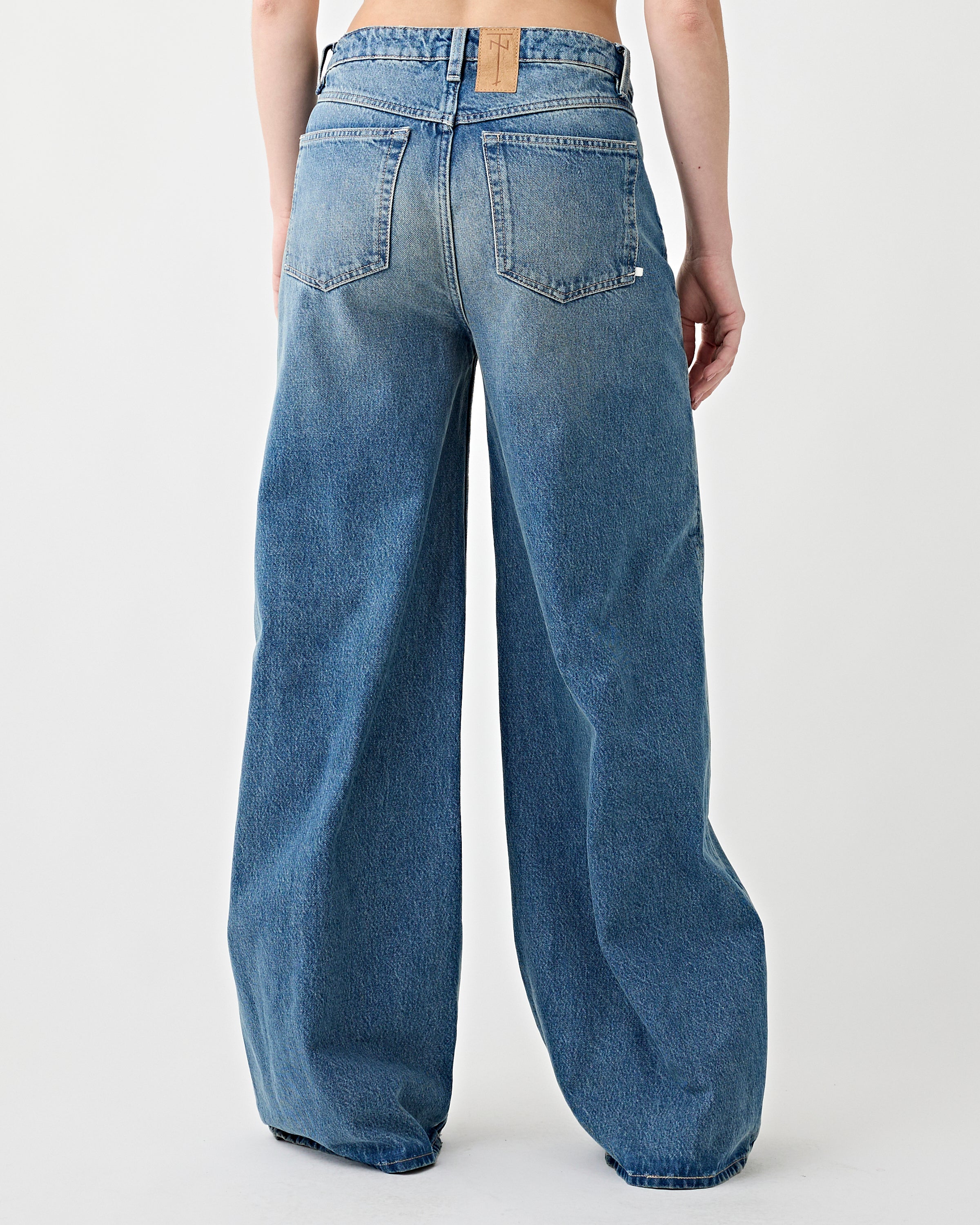 Tenue. Bella Jeans Cascade Denim Women