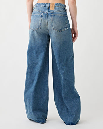 Tenue. Bella Jeans Cascade Denim Women