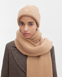 A.P.C. Bonnet Michelle Camel Headwear Unisex