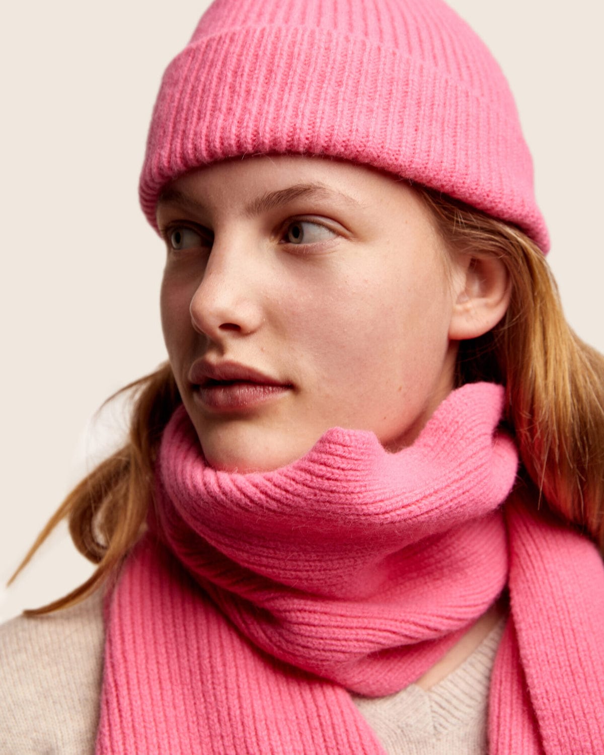 Le Bonnet Scarf Bubblegum Tenue De N mes le-bonnet-scarf-bubblegum-tenue-de-n-mes